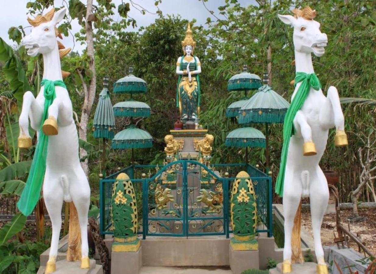 Kubu Reot Taman Asri Villa Batumadeg Kültér fotó