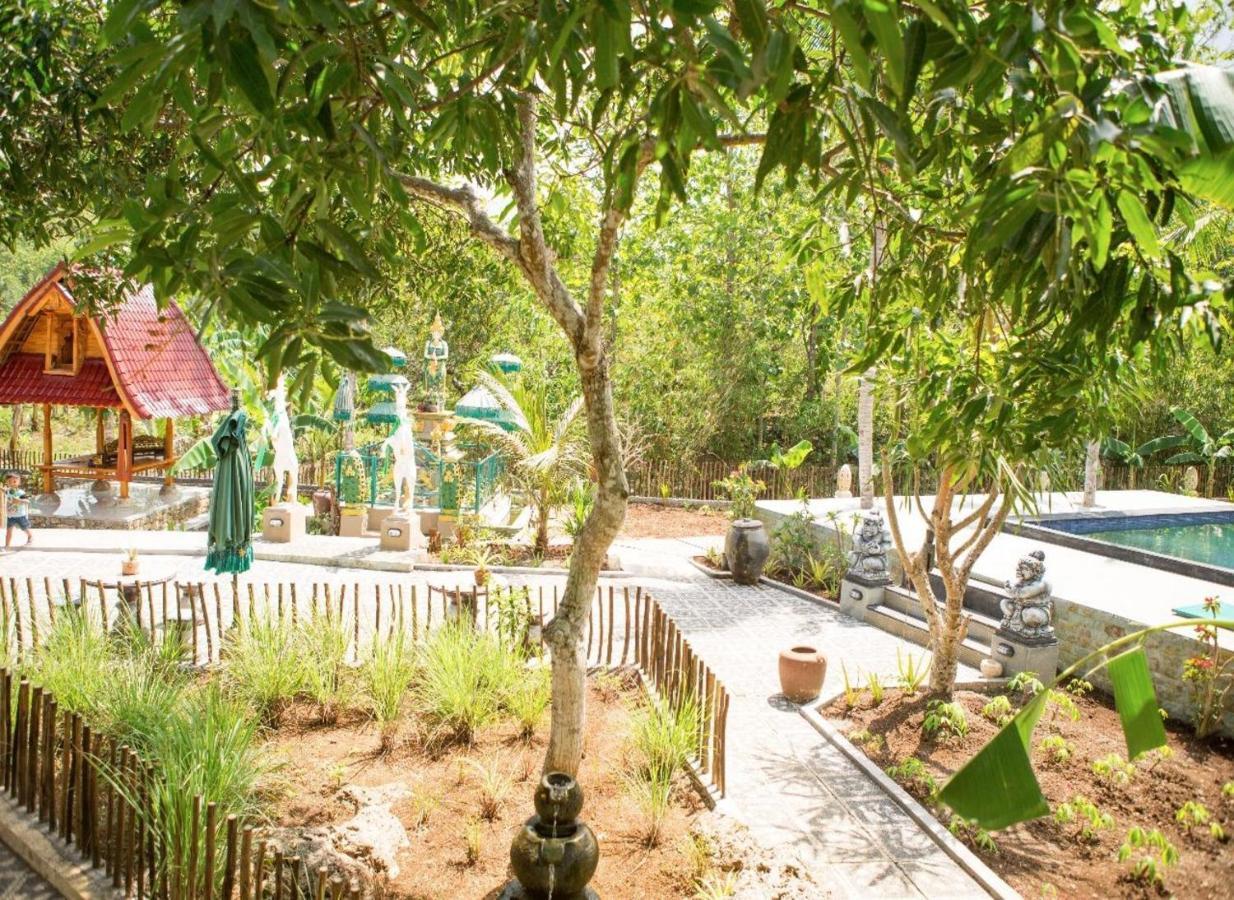 Kubu Reot Taman Asri Villa Batumadeg Kültér fotó