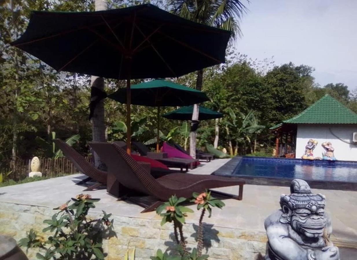 Kubu Reot Taman Asri Villa Batumadeg Kültér fotó