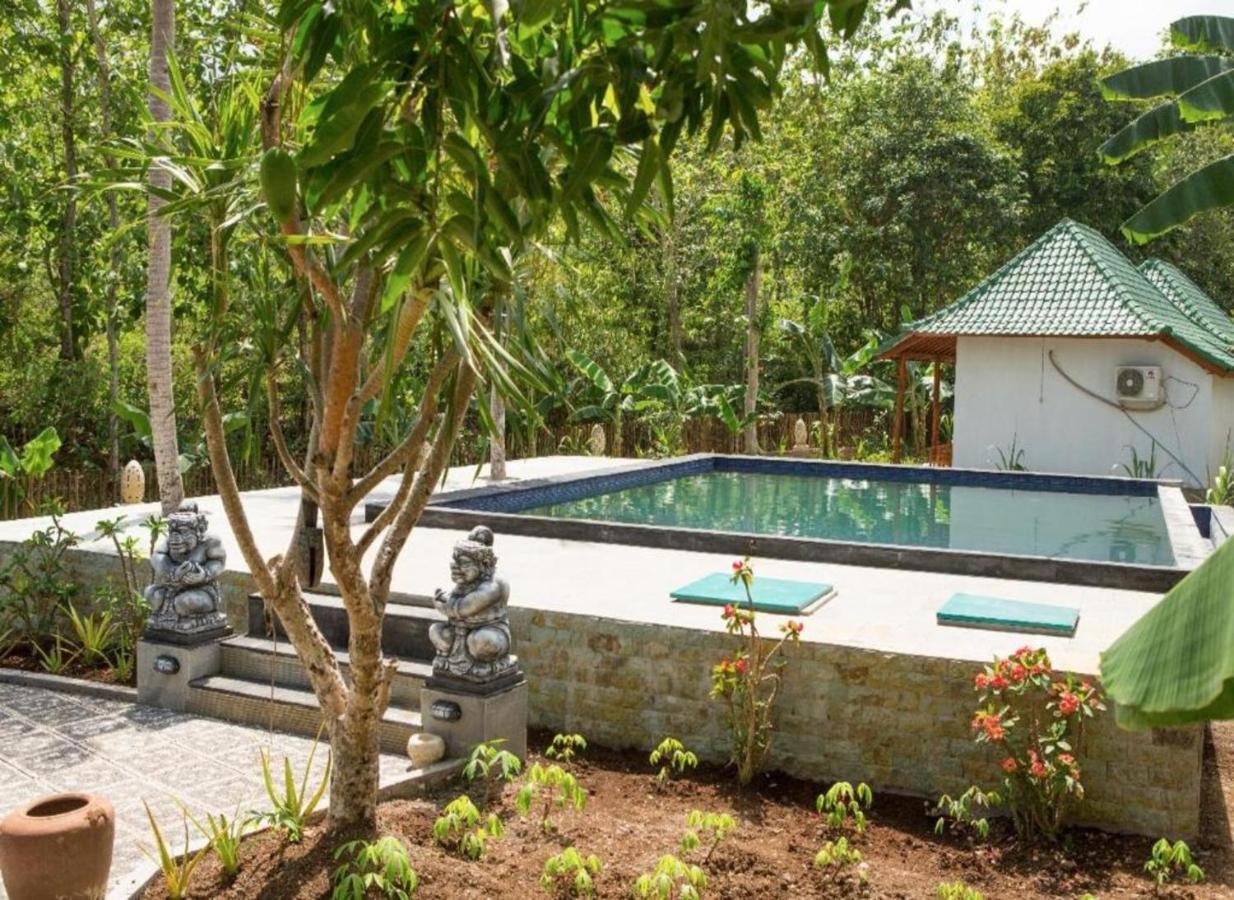 Kubu Reot Taman Asri Villa Batumadeg Kültér fotó